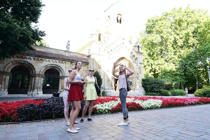 101 things in Budapest - Full Day Tour with Lunch & Metro Pass - Quick hits before you go
