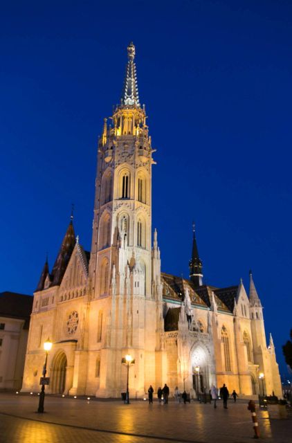 2 Hours Buda Castle Walking Tour - Walk with a Historian - Jewish Synagogue-Museum: a small stop with a bigger story