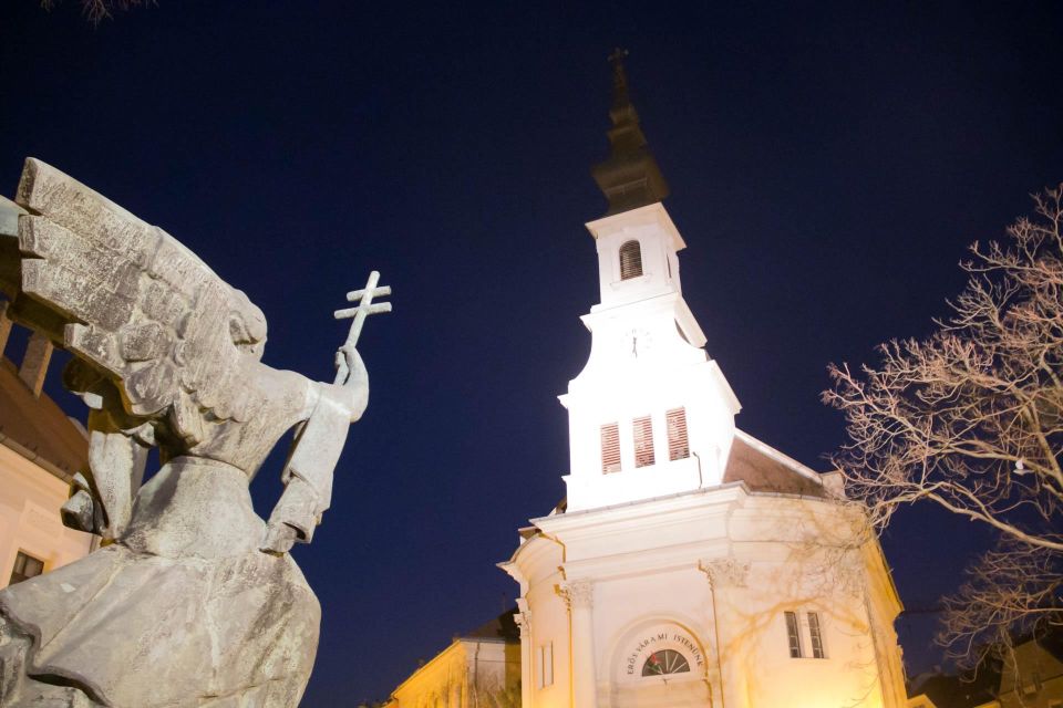 2 Hours Buda Castle Walking Tour - Walk with a Historian - Mary Magdalene Church remains: why the quiet parts matter