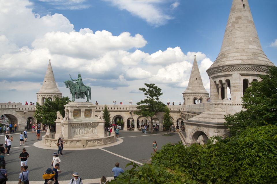 3-Hour Orientation Walking Tour of Buda and Pest - The Real Star: The Local Guide (Not Just the Route)