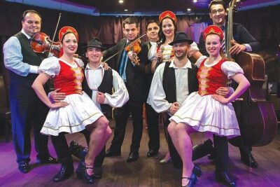4 Course Dinner Cruise with Operetta, Folk Show and Welcome Drink - The deal: dinner cruise + welcome drink + live folk entertainment