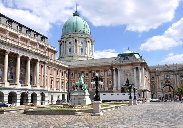 8-hour private Budapest city tour by car / minivan - Why Private Car Touring Works So Well in Budapest
