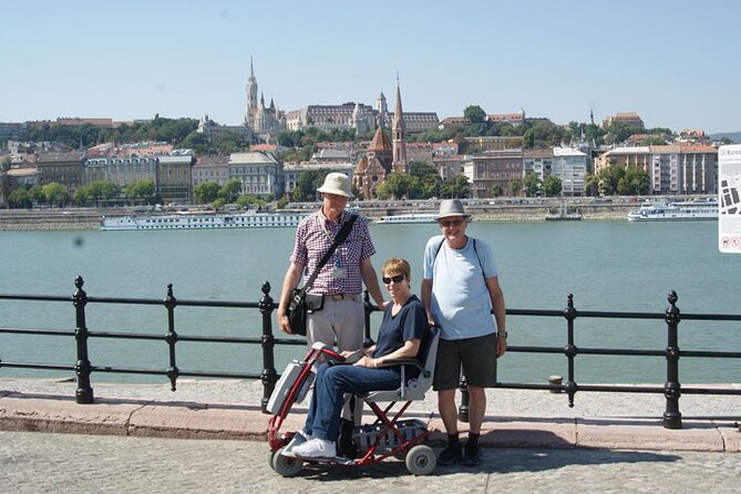 Accessible Budapest Tour - Fountain of King Matthias and Sandor Palace Guards: Quick Hits, Good Payoff