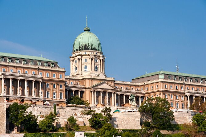 Accessible Budapest Tour - Vajdahunyad Castle, City Park, and the Anonymus Courtyard Moment