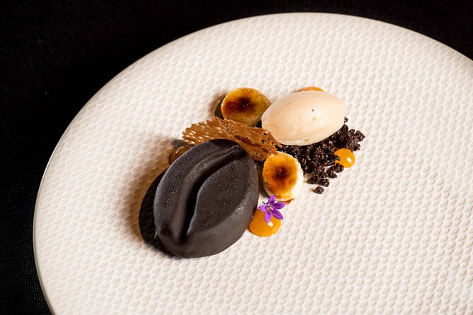 Audio visual multi-sensory chefs journey dinner experience - The Mains: China and the USA, Both Built for Comfort