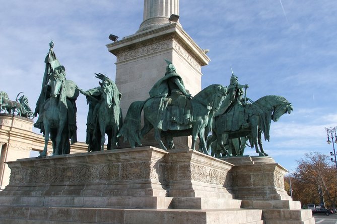 Best Historical Sights of Budapest Tour - Hero’s Square: The Short History Lesson That Makes Statues Make Sense