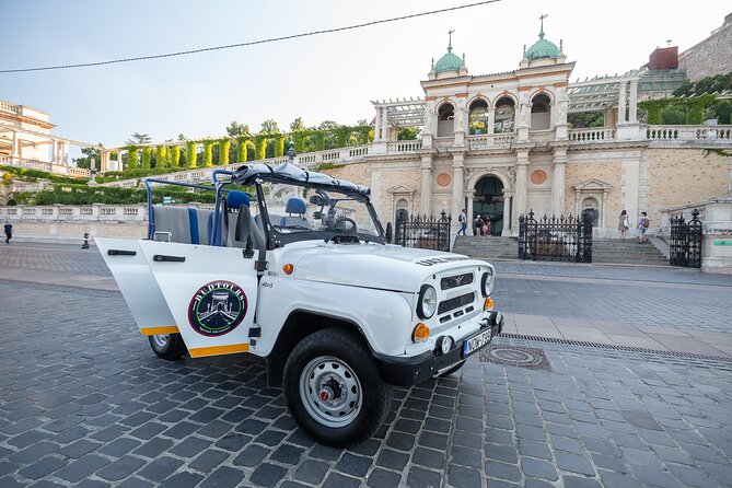 Best of Budapest Tour - Parliament Area and Nyugati Station: Two Different Kinds of Grand