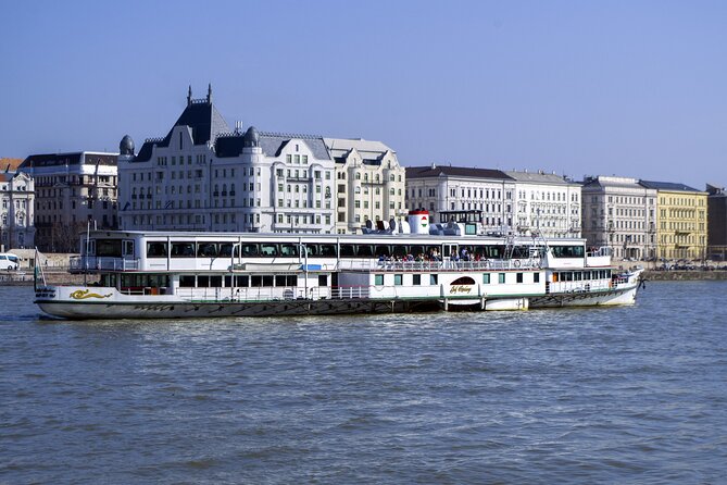 Bottomless Brunch and Cruise with Prosecco in Budapest - How the Gróf Széchényi brunch-cruise actually plays out