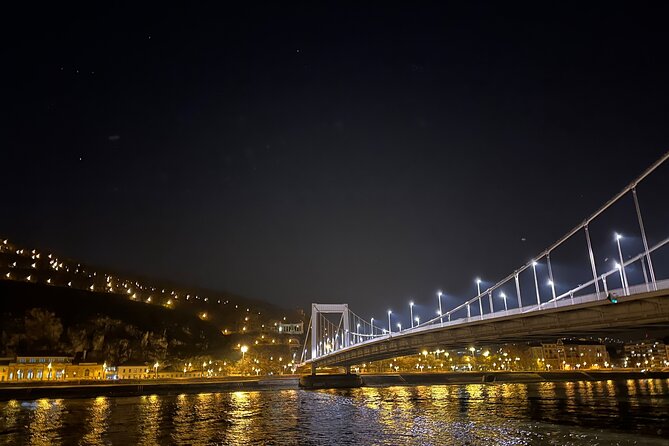 Bright Lights of Budapest Night Tour with Boat Cruise and Wine - St. Stephen’s Basilica: A 15-Minute Dose of Meaning