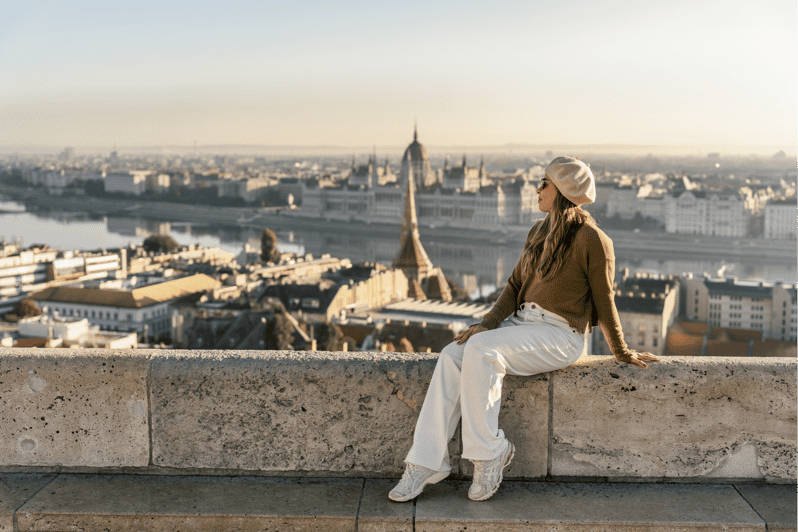 Buda Castle: Private photoshoot with a local guide - Meeting at Szentháromság tér: fast start, easy landmark access