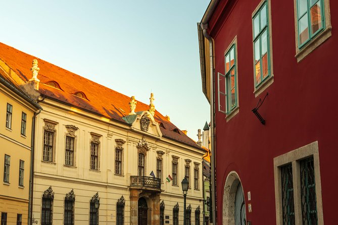 Buda Castle Quarter Walking Tour - Guide quality makes a difference: maps, photos, and small touches