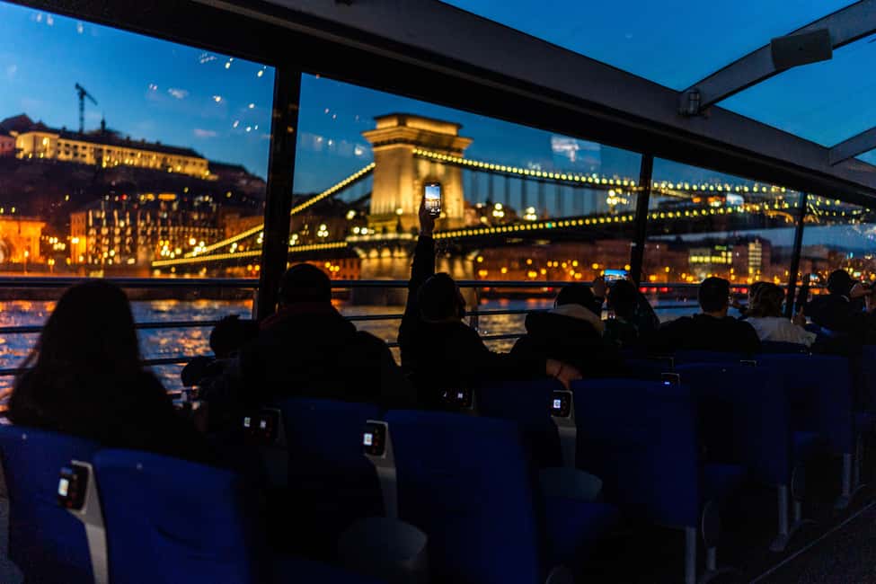 Budapest: 1-Hour Evening Sightseeing Cruise with Drink - Quick highlights