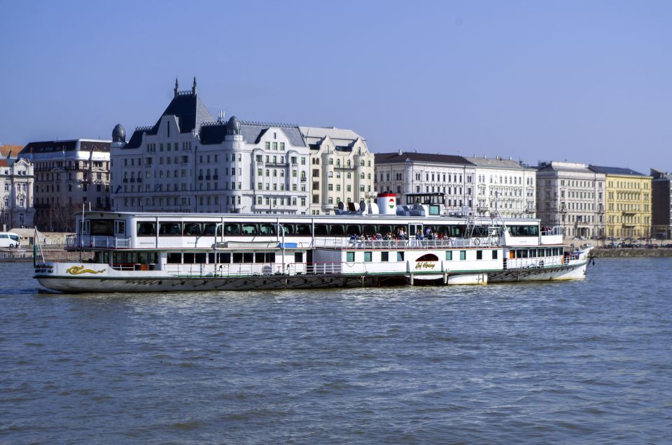 Budapest: 1 hr Sunshine Booze Cruise with Prosecco - Price and what you’re really paying for