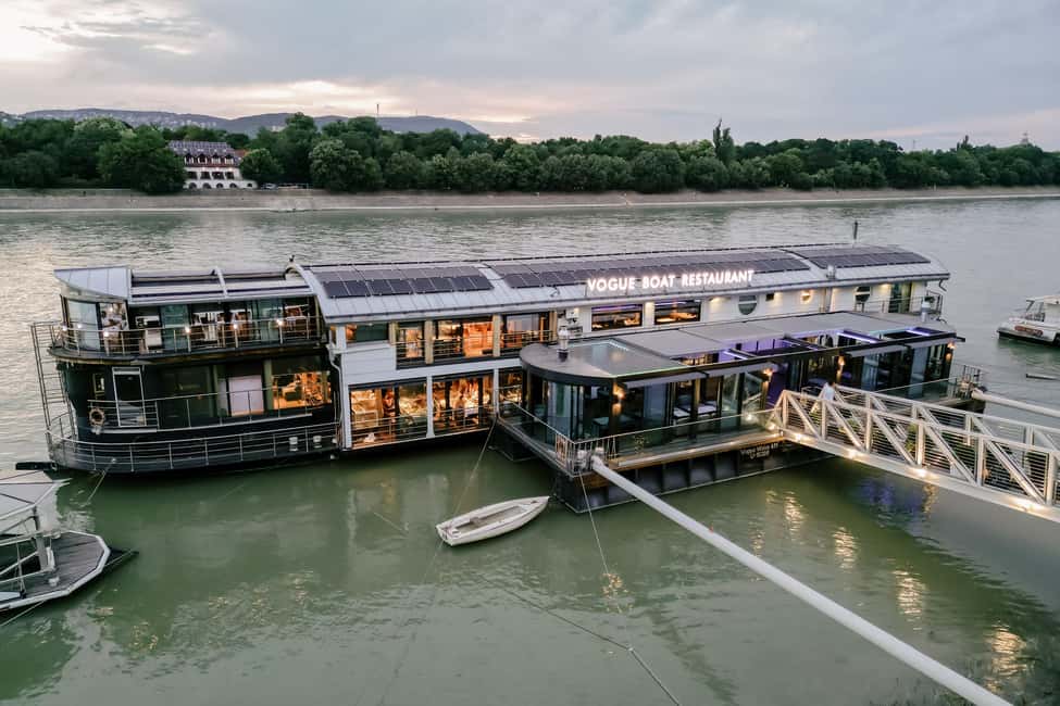 Budapest: 2-Course Dinner for 2 on a Boat Restaurant - Key things to know before you go