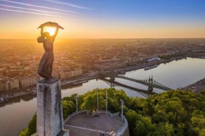 Budapest: 3-Hour Live-guided Bus Tour and 1-hour River Cruise - The bus segment: comfort, flow, and smart stop selection