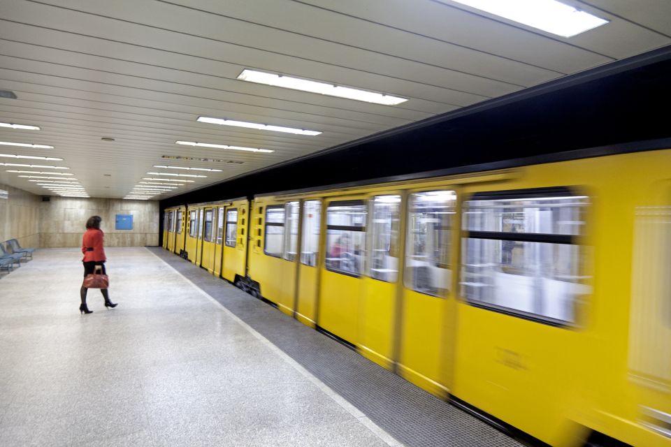 Budapest 3-Hour Private Walking Tour with Route Options - City Shopping Route: Central Market Hall to Váci Street and Fashion Street