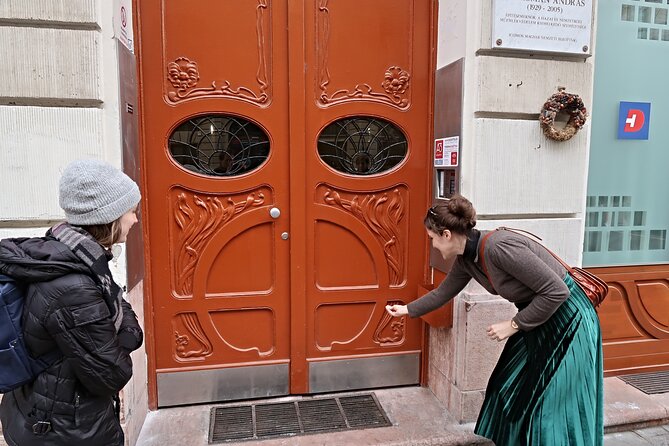 Budapest Art Nouveau Walking Tour - Start at Madal Café: Easy to Find, But Go Early