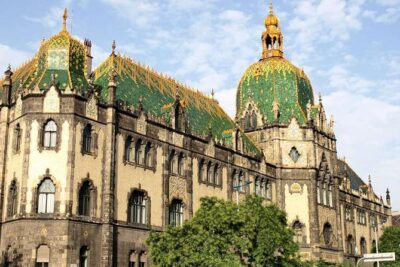 Budapest Art Nouveau Walking Tour - Meeting Up and How the Route Keeps Moving