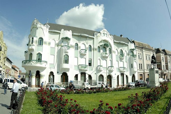 Budapest Art Nouveau Walking Tour - Stop 3: Thonet House, Tiles, and Hungarian Ceramic Pride
