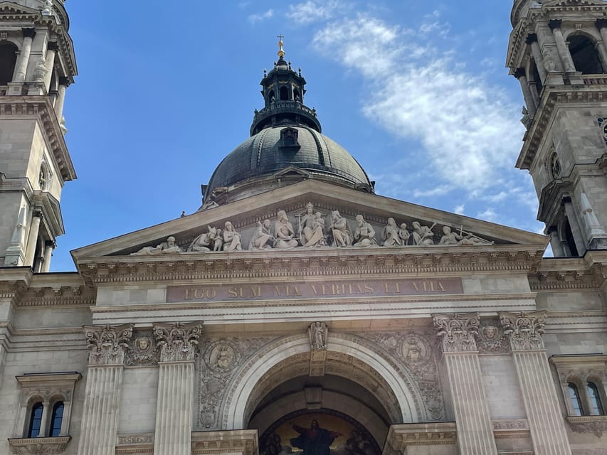 Budapest: Assist the Authorities Outdoor Escape Room Game - Who This Budapest Outdoor Mystery Game Fits Best