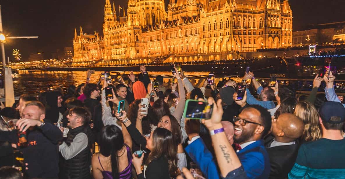 Budapest: Boat Party with option of Unlimited Drinks - Price and Value for About $27: When It’s a Smart Buy