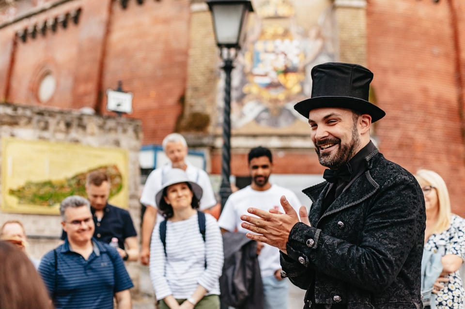 Budapest: Buda Castle District Vampires and Myths Night Tour - Where the Tour Starts: Kilometre Zero and the Funicular Choice