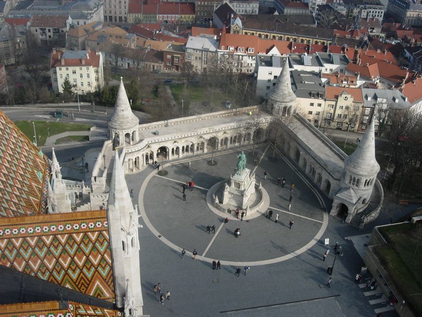 Budapest: Buda Castle Private Walking Tour - Holy Trinity Square and Matthias Church: the stop you’ll remember