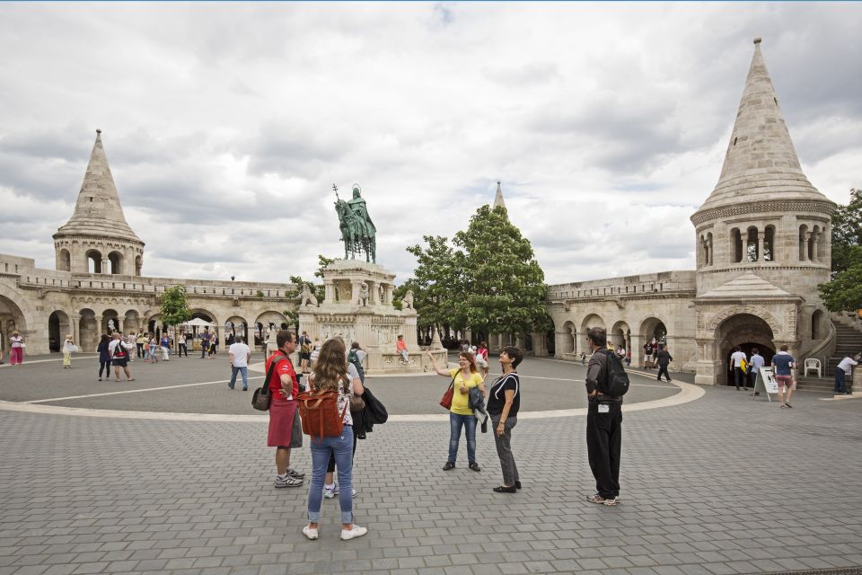 Budapest: Castle District Walk with Matthias Church Entry - Tóth Árpád Promenade and Sándor Palace: Seeing Government and Everyday Life Together