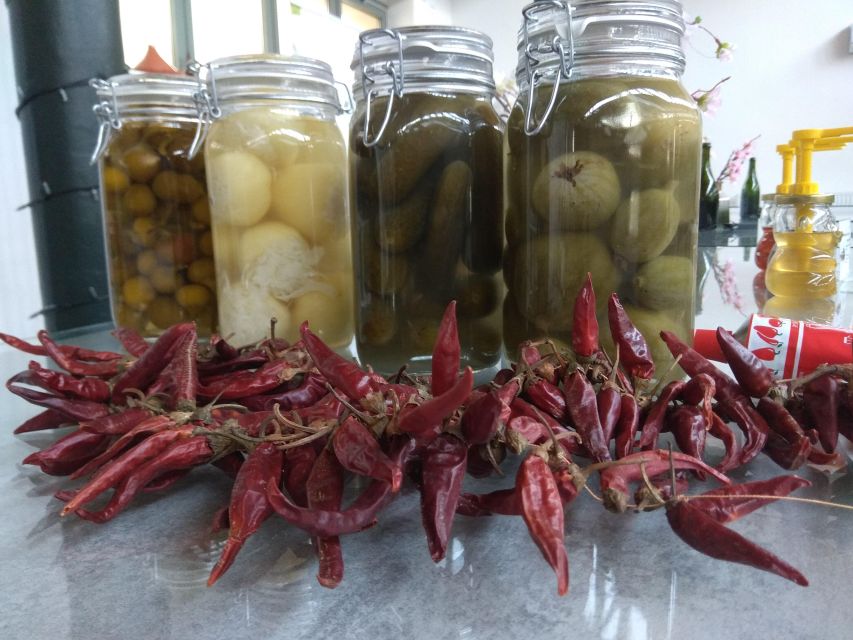 Budapest: Central Market Hall Guided Food Tour with Tastings - Meeting at Sóház utca 2 and finding your guide