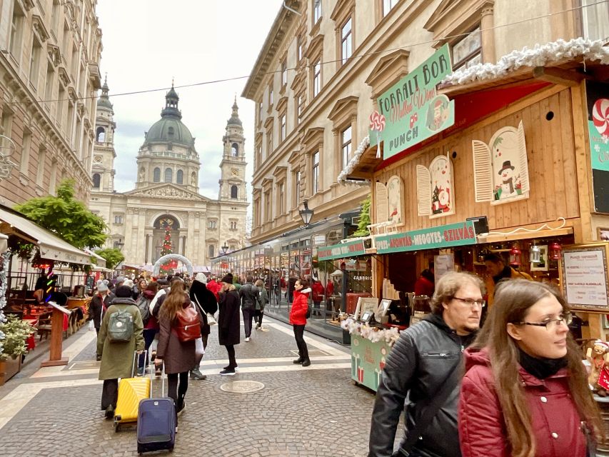 Budapest: Christmas Market Guided Walking Tour with Tastings - Chimney cake stop: the first warm-up you’ll actually remember