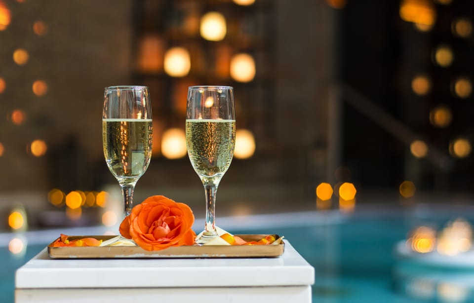 Budapest: Couple Holistic Swedish Massage with Jacuzzi Time - Using the 4 Hours of Bath Entry Without Feeling Rushed