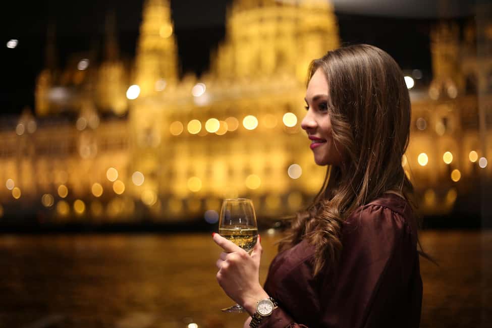 Budapest: Danube Cruise with Folk Dancing and Drinks - Food and the Dinner-Cruise Question
