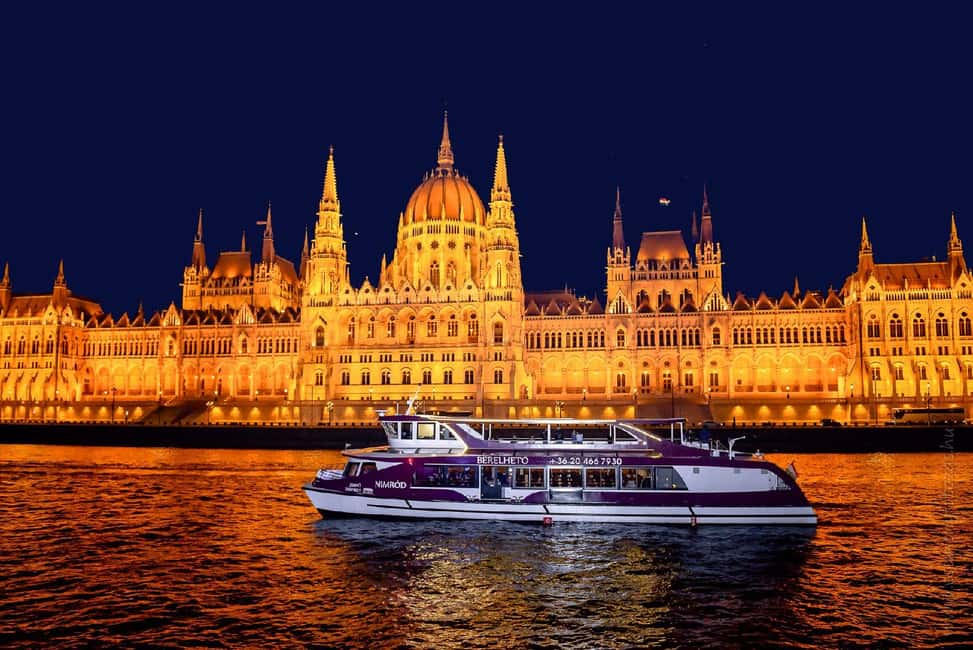 Budapest: Danube Cruise with Folk Dancing and Drinks - Drinks Included: What You Get for $51
