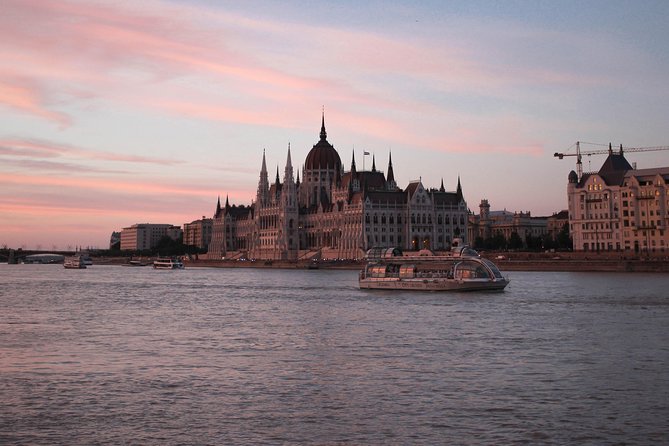 Budapest Danube River Candlelit Dinner Cruise with Live Music - Onboard comfort: seating, windows, and staying warm