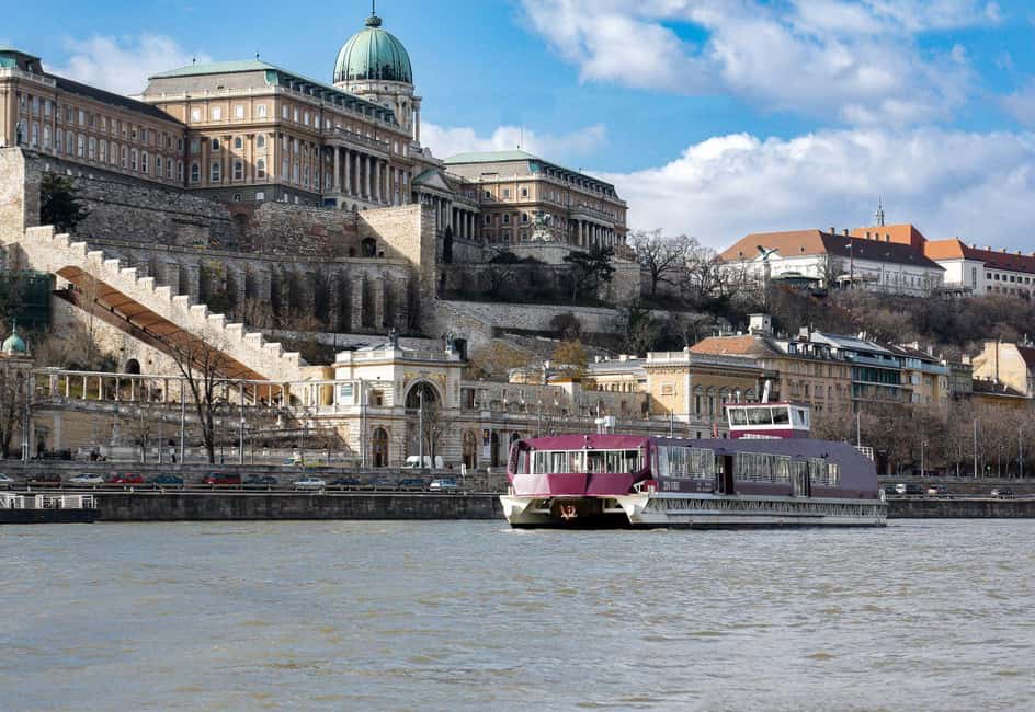 Budapest: Danube River Sightseeing Cruise with Audio Guide - Key things to know before you board