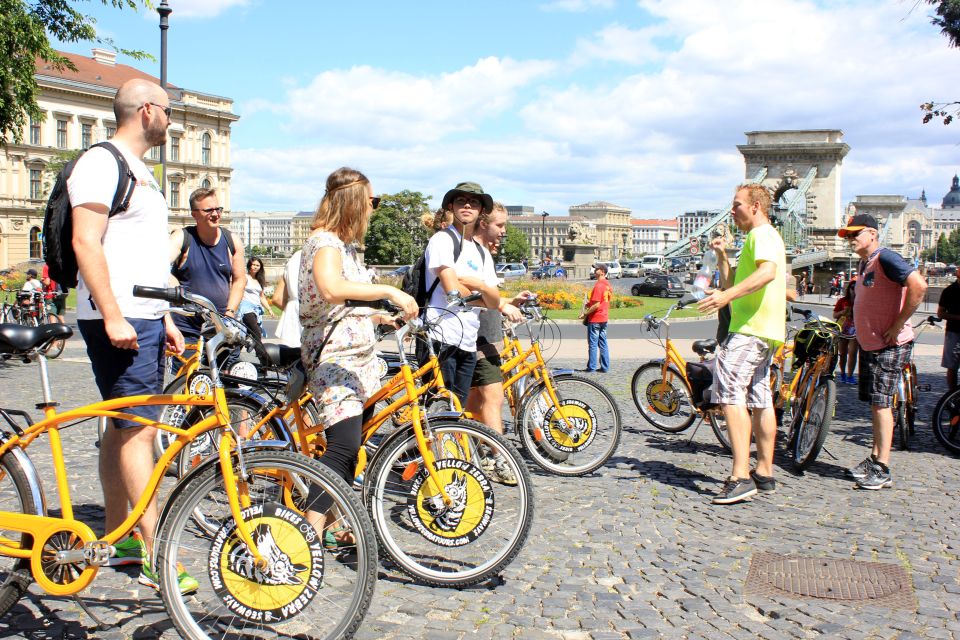 Budapest: Danube River Views Bike Ride - Getting rolling: Yellow Zebra Bikes on Karoly korut 16