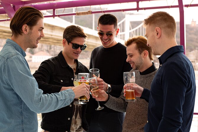 Budapest Danube Sightseeing Cruise with Unlimited Drinks - Why a 1-hour Danube cruise saves you time (and energy)