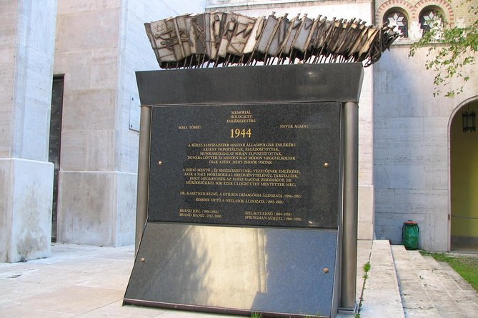 Budapest Dohany Synagogue & Hungarian Jewish Museum & free extras - Entering the Synagogue: What You’ll See at Nagy Zsinagóga