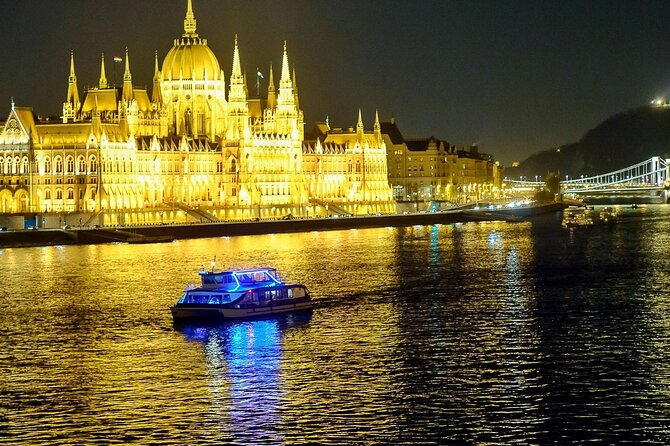 Budapest Drinks and Piano Show Cruise - A 2-hour Danube Piano Show: what you’re really buying