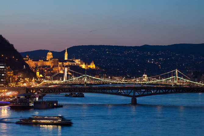 Budapest Essential Walk&Food tasting - Where you start and how the route makes sense: Deák tér to Chain Bridge