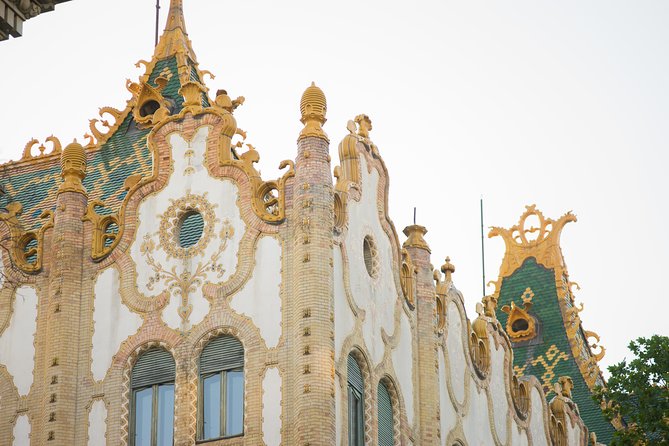 Budapest Essential Walk&Food tasting - Széchenyi Baths and the pool peek: thermal-bath history without the full commitment