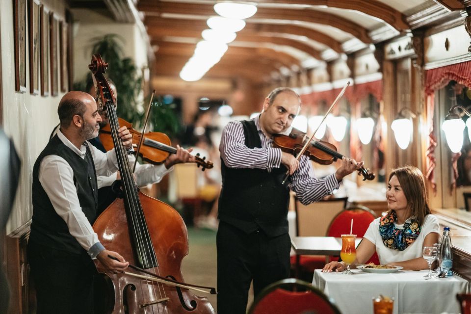 Budapest: Evening Cruise including Drinks and Live Music - Who this cruise is best for