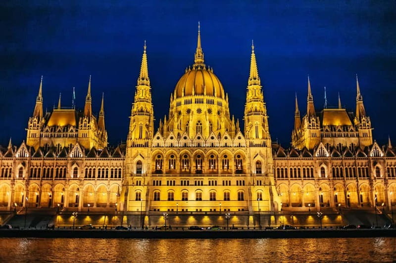 Budapest: Evening Cruise with 4-Course Dinner - Who this suits best (and who should skip it)