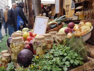 Budapest Foodie Tour - Stop 1: Jewish Quarter and the Ruin Bar Spirit
