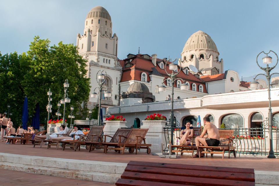 Budapest: Full-Day Gellért Spa Ticket - Saunas and steam room: how to use the included heat