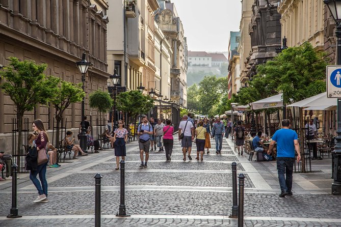 Budapest Grand Walk - Jewish Quarter walking route: Grand Synagogue area and real street texture