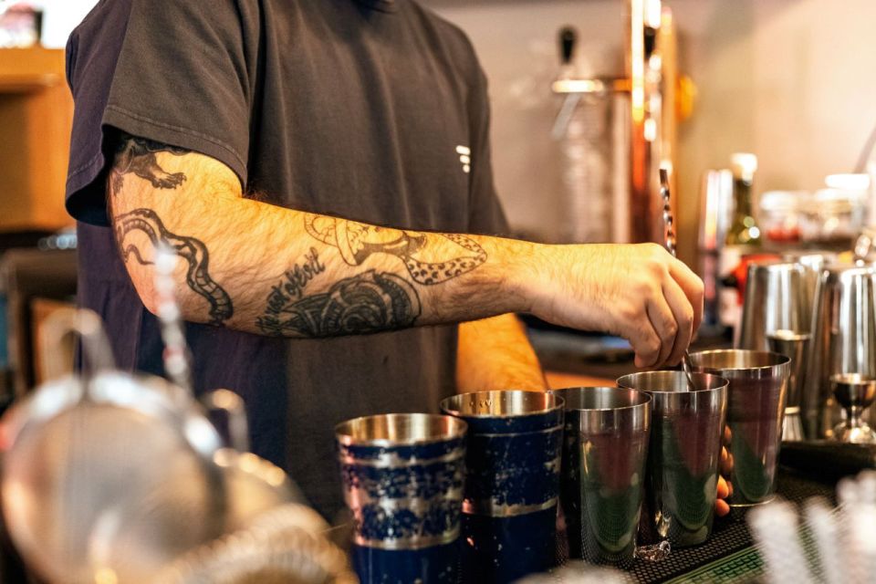 Budapest: Guided Bar Crawl Walking Tour - Quick hits you’ll feel during the night
