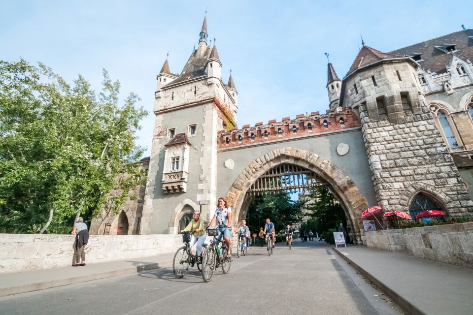 Budapest: Guided City Discovery Bike Tour - Szechenyi Thermal Bath, Fun Park, and the zoo area