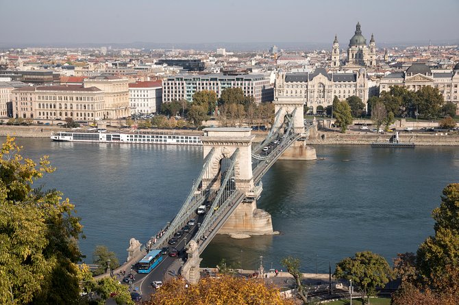 Budapest Guided City Tour and Danube Cruise Audio Guide - Elisabeth Bridge Cross-Over and Andrássy Avenue: The City in Motion