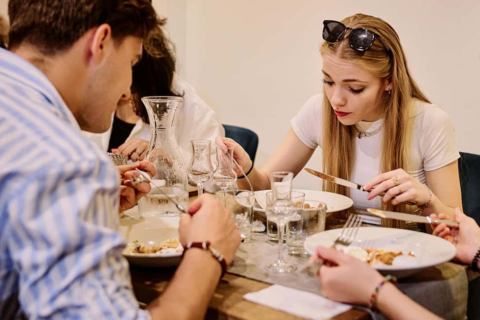 Budapest Guided Food Tour with Drinks Included - What you’ll actually taste: Hungarian comfort food plus Jewish-Hungarian classics